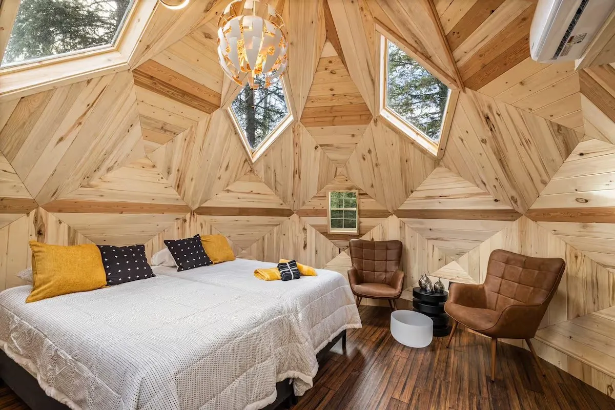 Timber interior and sleeping area in Puro Zome